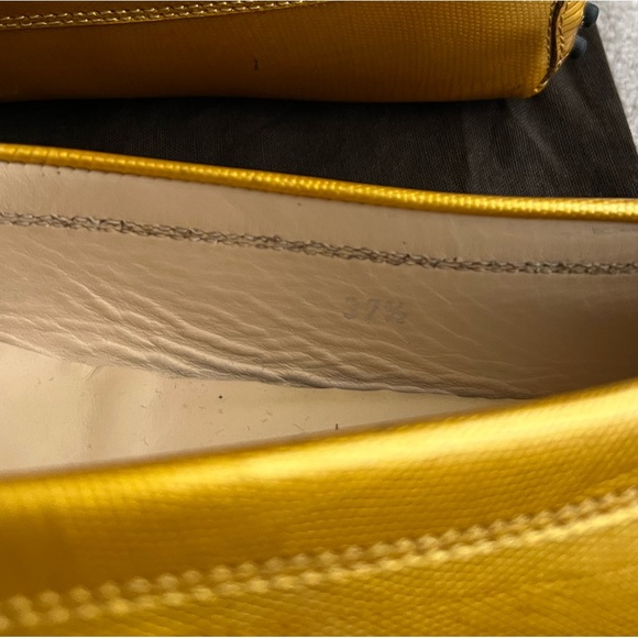 Tod’s Gommino Driving Shoes in Gold Patent Leather. Size 37.5 - Picture 3 of 8